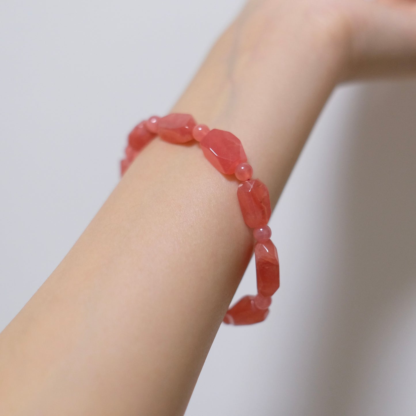 高質素冰透隨形紅紋石