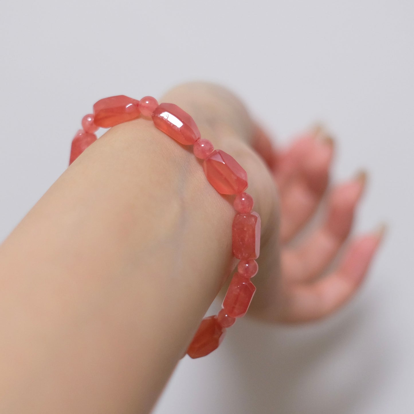 高質素冰透隨形紅紋石